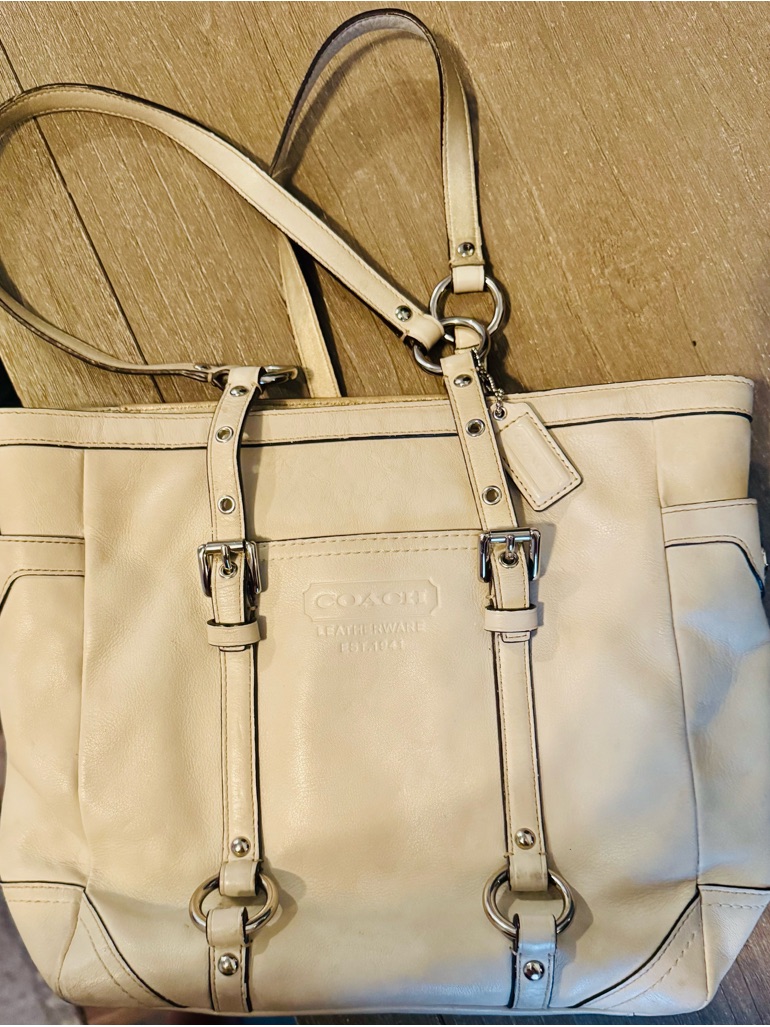 Coach Legacy Leather Tote F11324 Cream / Ivory Leather Shoulder Bag